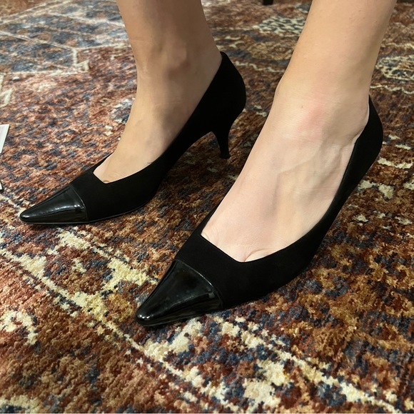 Vintage Chanel kitten heels - Picture 12 of 12